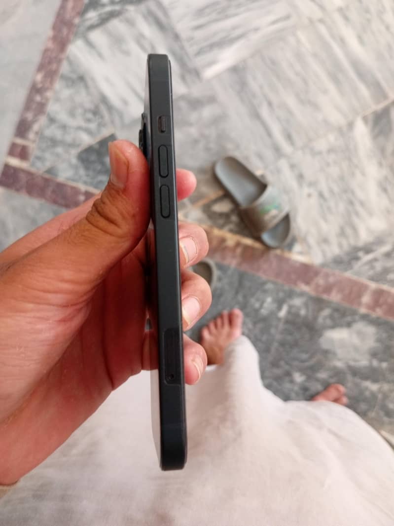 Apple iPhone 13 1