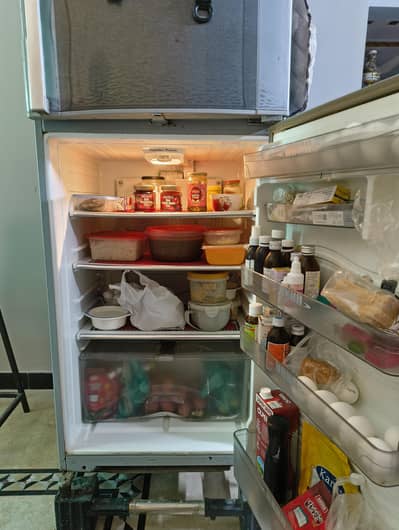 Dawlance Refrigerator, works perfectly fine, selling cos I upgraded