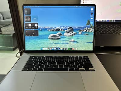 MacBook Pro 2019 — 64GB RAM / 512GB SSD
