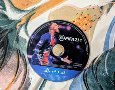 Used god of war (with original box) andl fifa 2021 (without box)