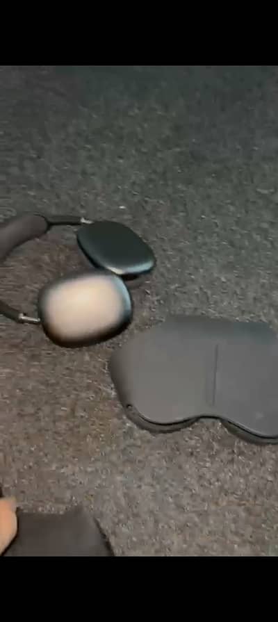 Original Apple AirPods Max 1 headphones
