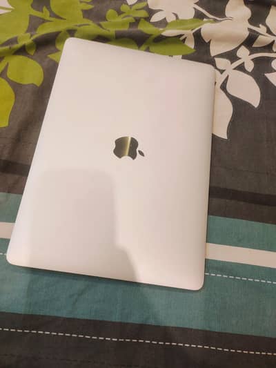 Urgent Sale | MacBook Air 2020 13” | 8GB / 512GB SSD | Clean Condition