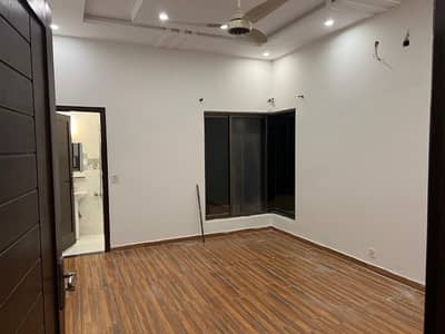 1 Kanal Single Storey NFC Like Brand New Jasi 3 Bed Drwng Tvl Kitchen