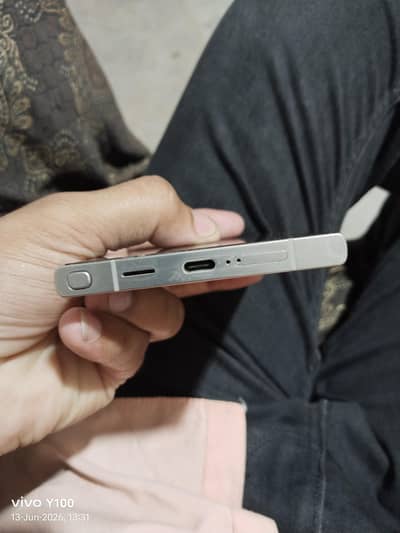 samsung s24 ultra non pta . with box and original cable
