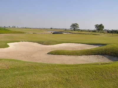 7 marla plot sale in lake city