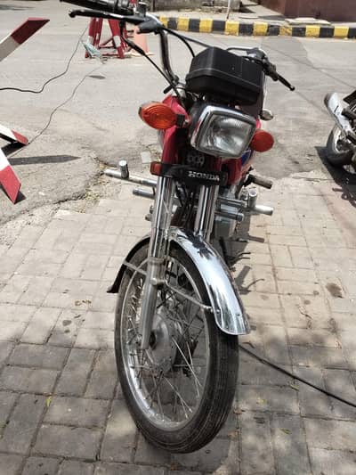 Honda 125 red 03036998038