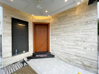 5 MARLA BEAUTIFUL HOUSE AVILABLE FOR RENT
