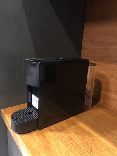 Nespresso Essenza Coffe Machine