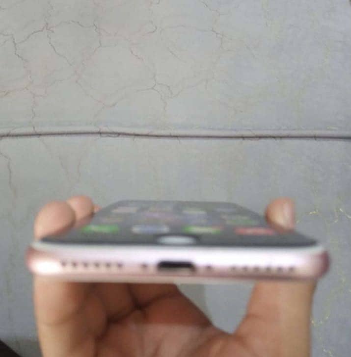 Apple iPhone 7 2
