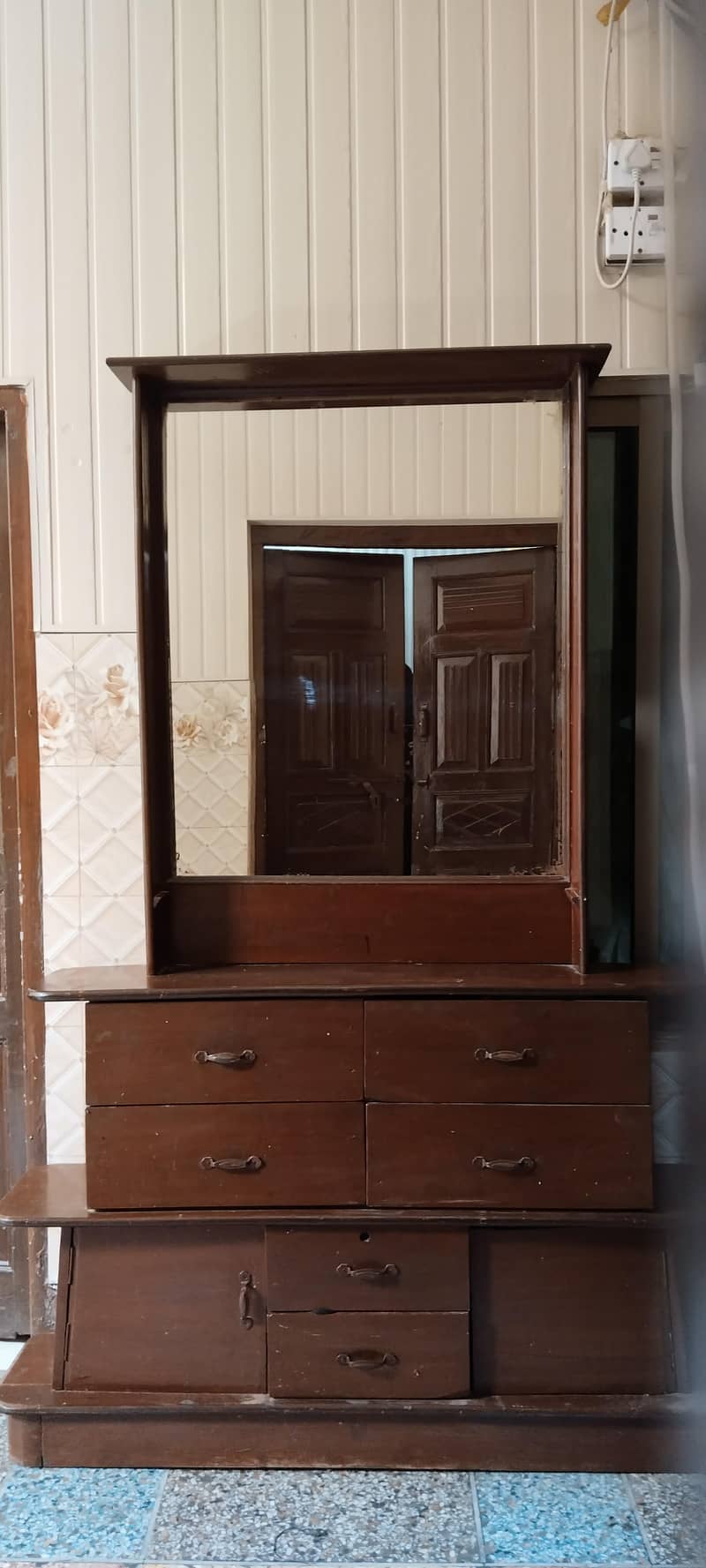 Dressing table 1