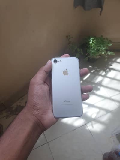 Apple iPhone 7
