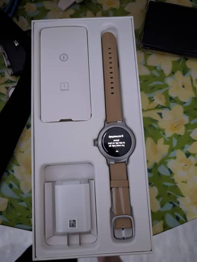 LG smart watch titanium edition