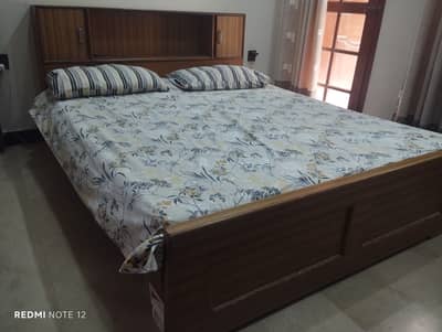 Bed & Wardrobe