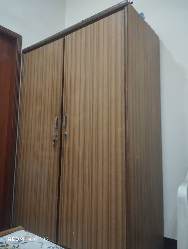 Bed & Wardrobe 4