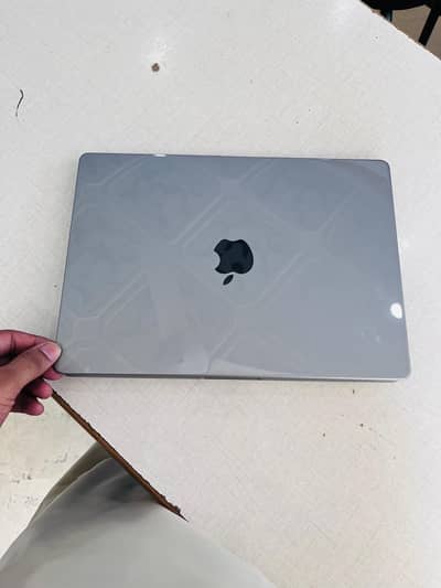 Apple MacBook Pro M3 14” 8GB 512GB Like New Box Pack