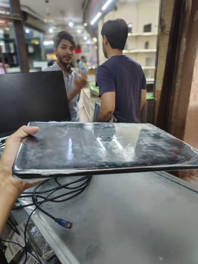 core i5/5th gen 8/128