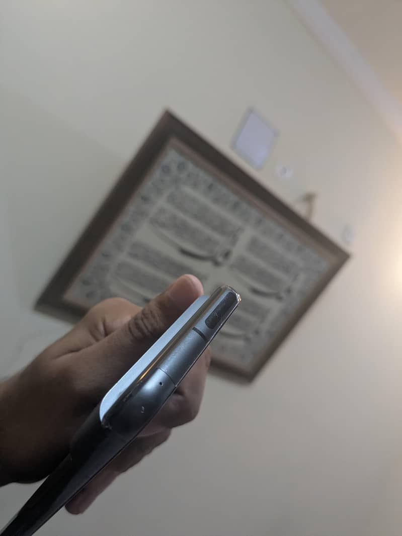 Google Pixel 8 4