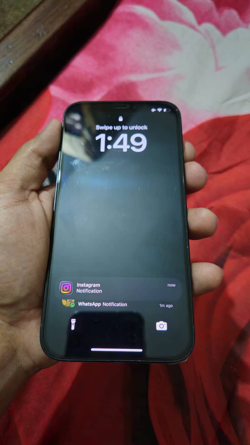 Apple iPhone 12 1