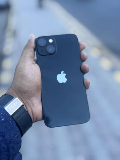Apple iPhone 13