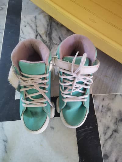 Skating shoes just like new