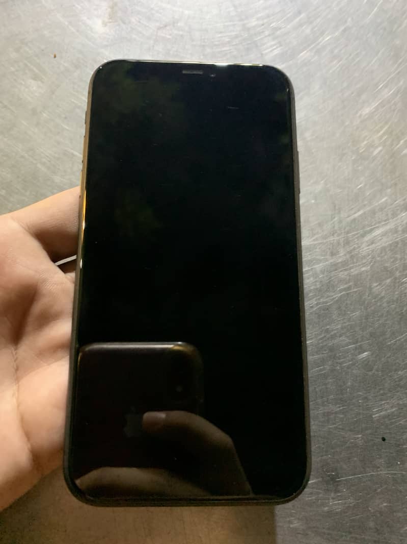 Apple iPhone 11 3