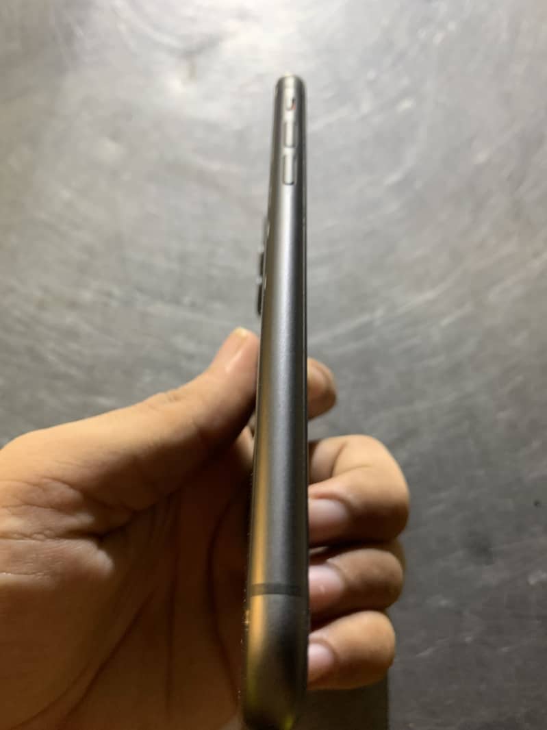 Apple iPhone 11 5