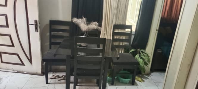 dining table with 4 chair
