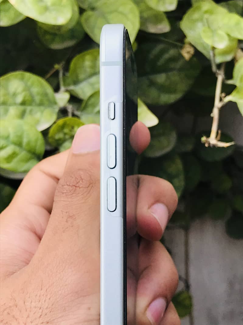 Apple iPhone 15 plus 2