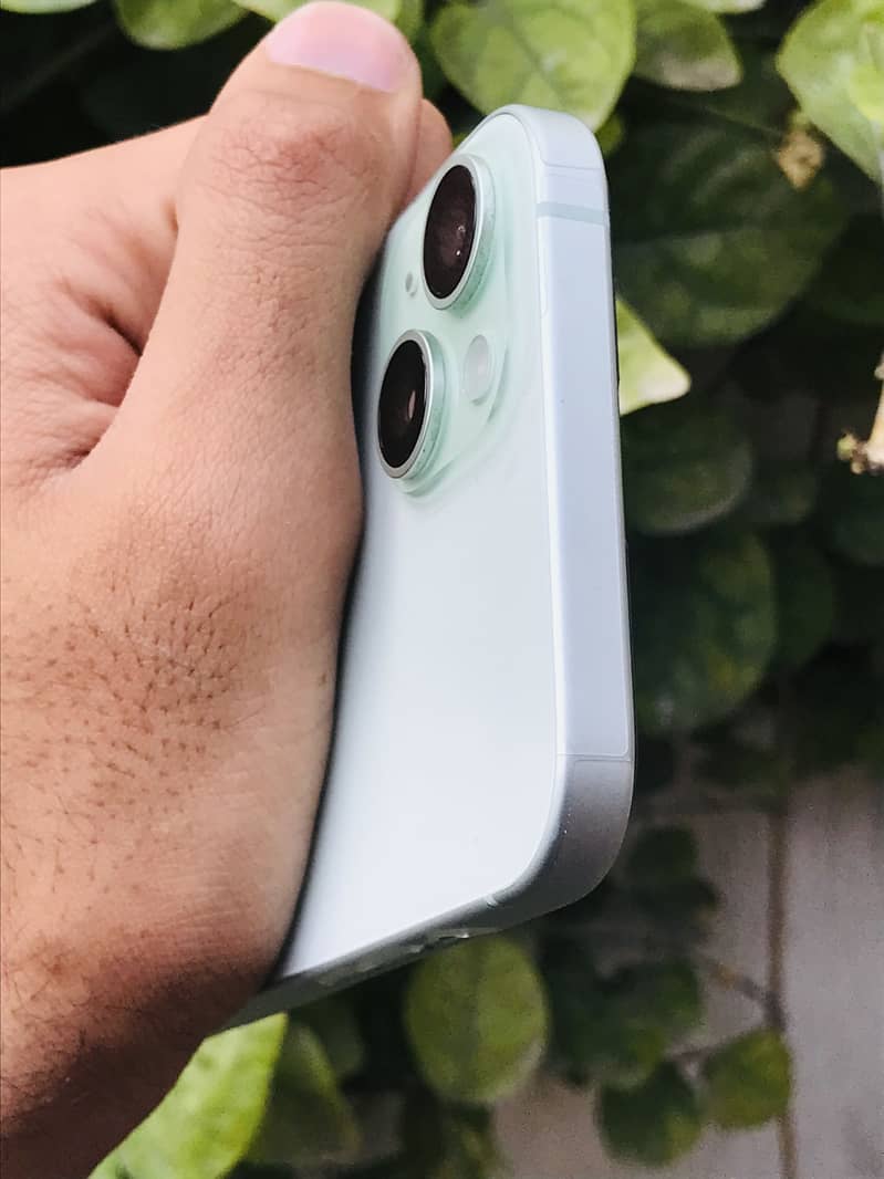 Apple iPhone 15 plus 4