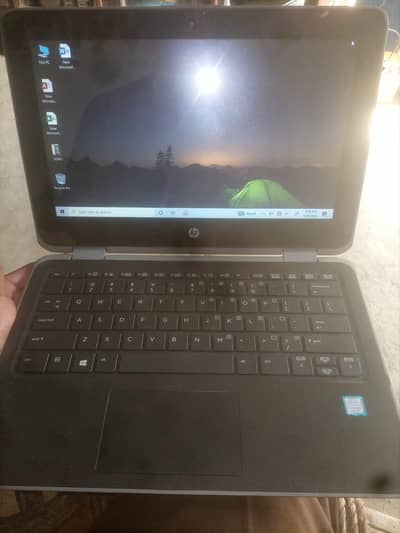Laptop HP? 8GB 128Gb touch 3 genaraction 8 charge 4hour condition10b10