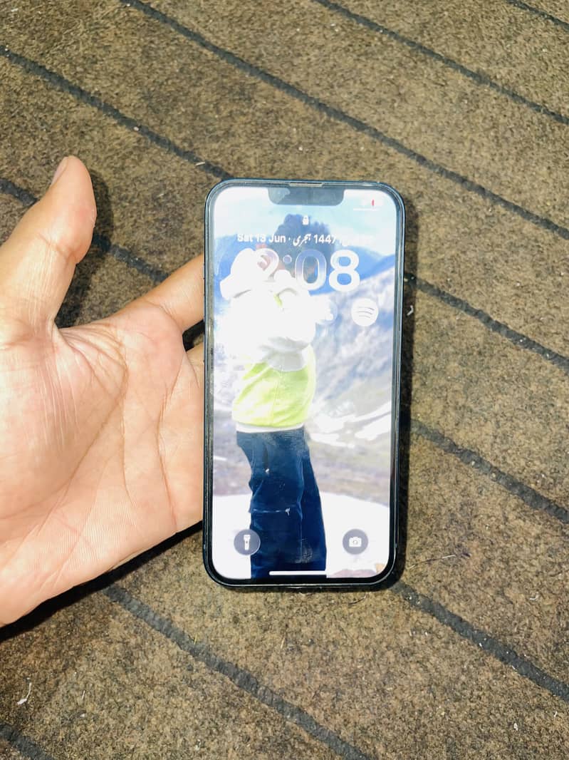 Apple iPhone 13 2
