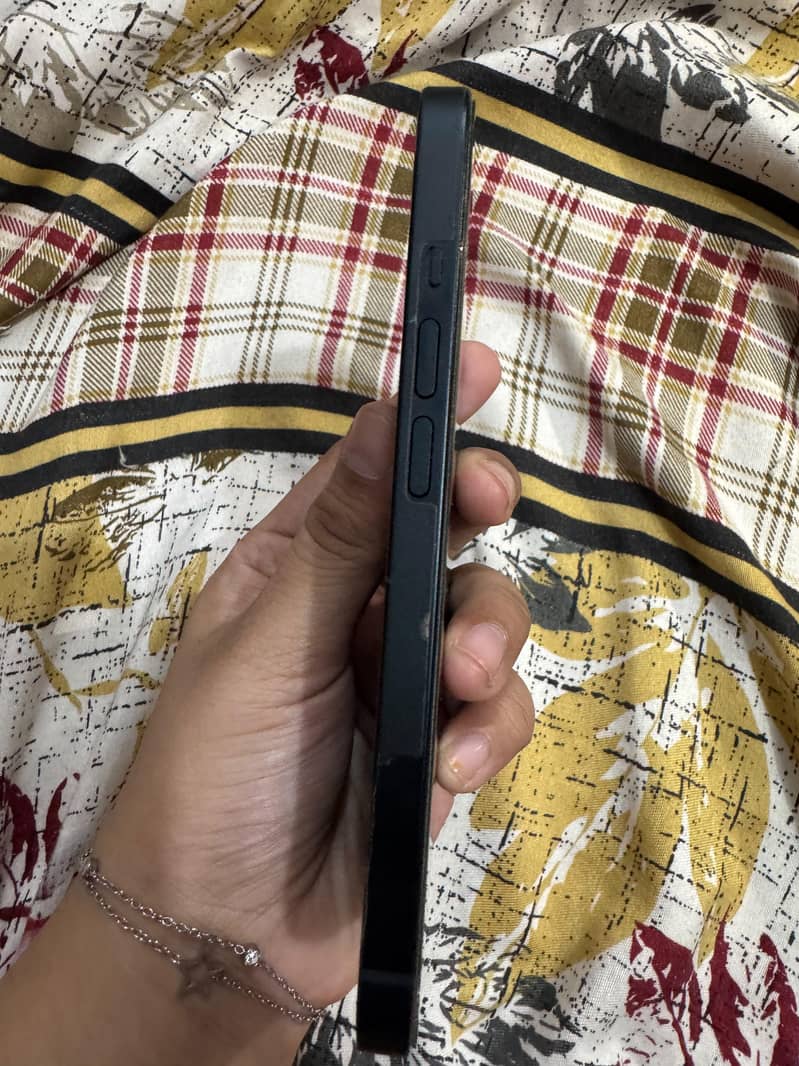 Apple iPhone 14 2