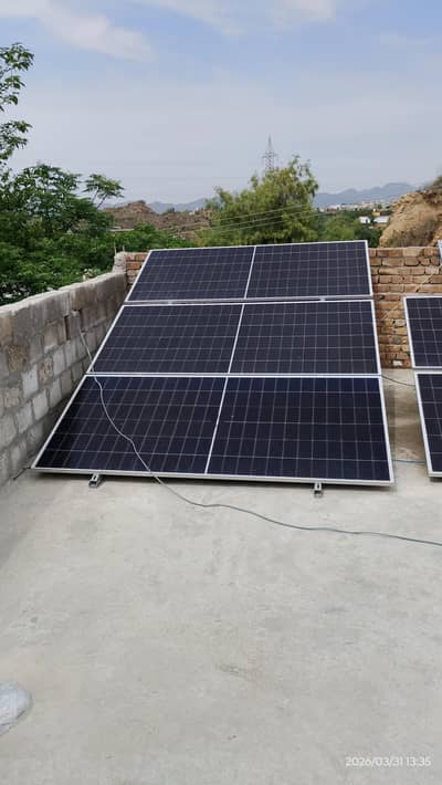 8 SOLAR PANEL 2 CANADIAN,6 Q SUN