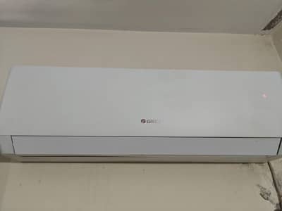 Gree 1.5 Ton Inverter AC - Excellent Condition