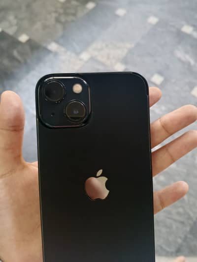 Apple iPhone 13