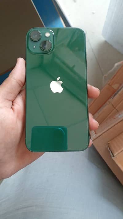 Apple iPhone 13