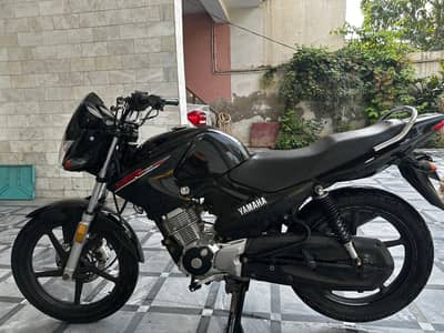 Yamaha YBR 125 available for sale