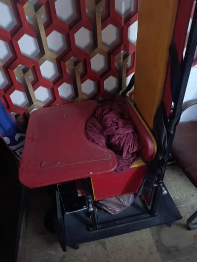 Standing chair and sitting chair, 2 in 1 for special childrens.