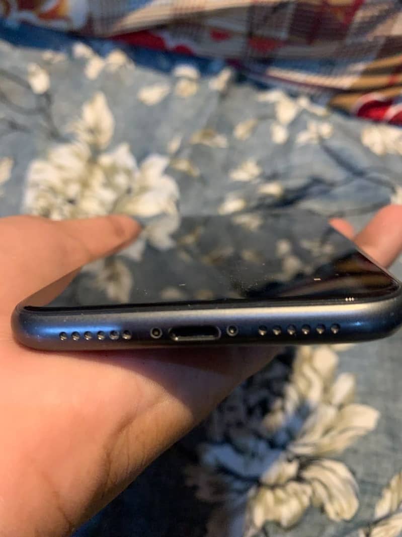 Apple iPhone 11 8