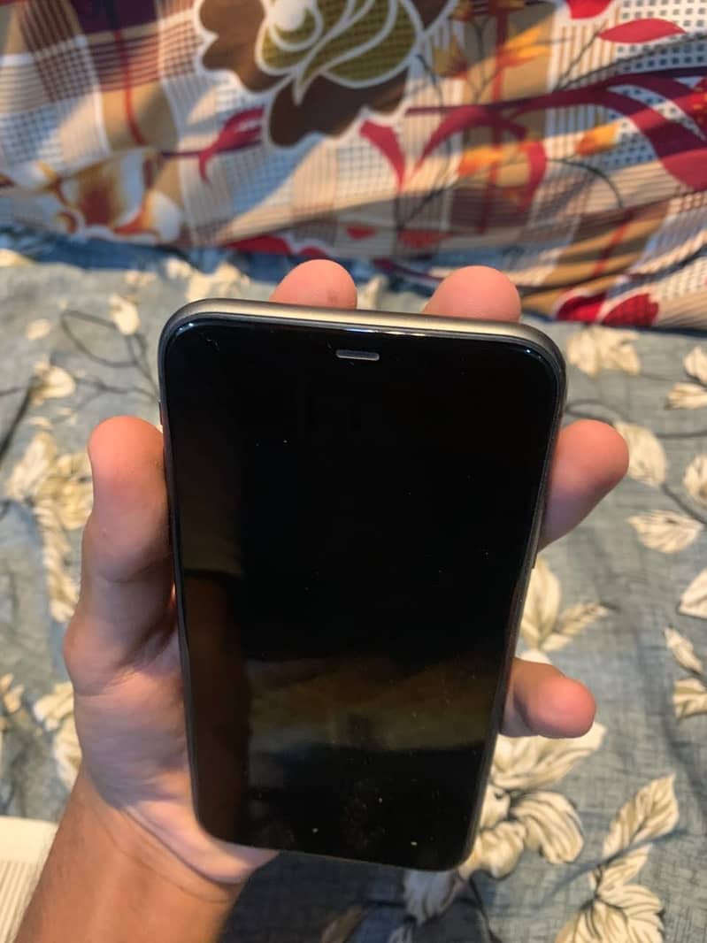 Apple iPhone 11 10