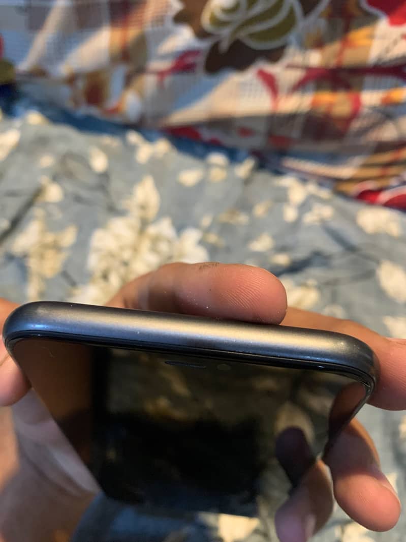 Apple iPhone 11 13