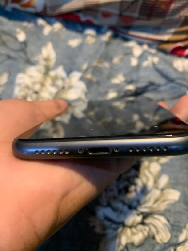 Apple iPhone 11 15