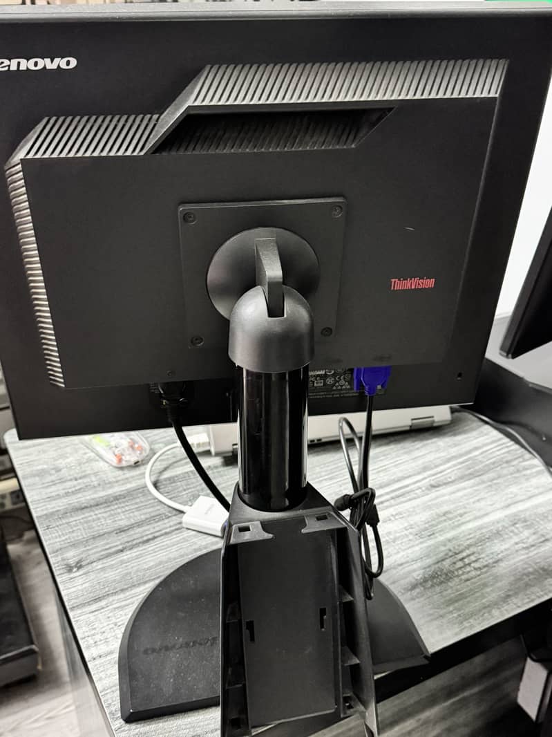 Computer Dell + led 1