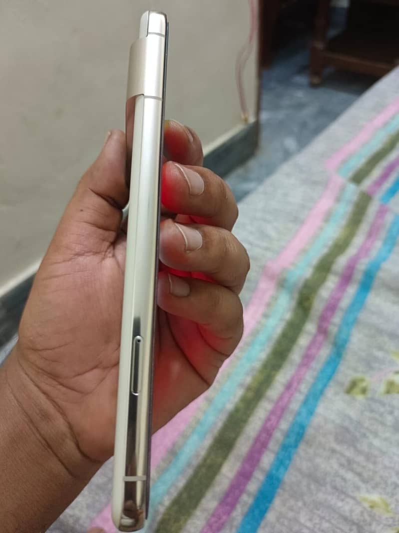 Google Pixel 8 Pro 4