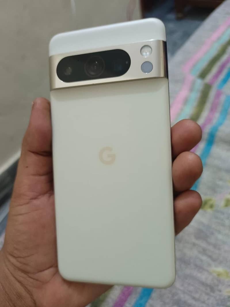Google Pixel 8 Pro 10