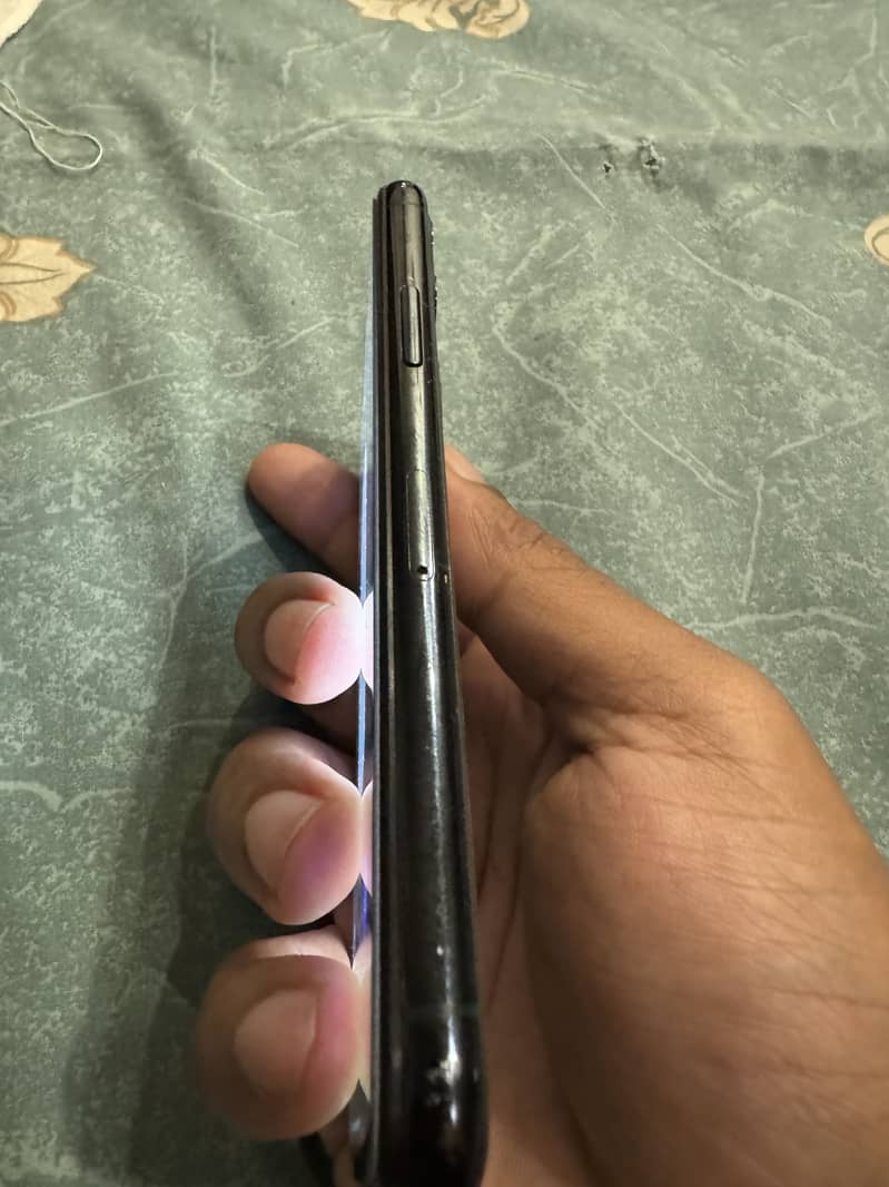 Apple iPhone 11 Pro 3