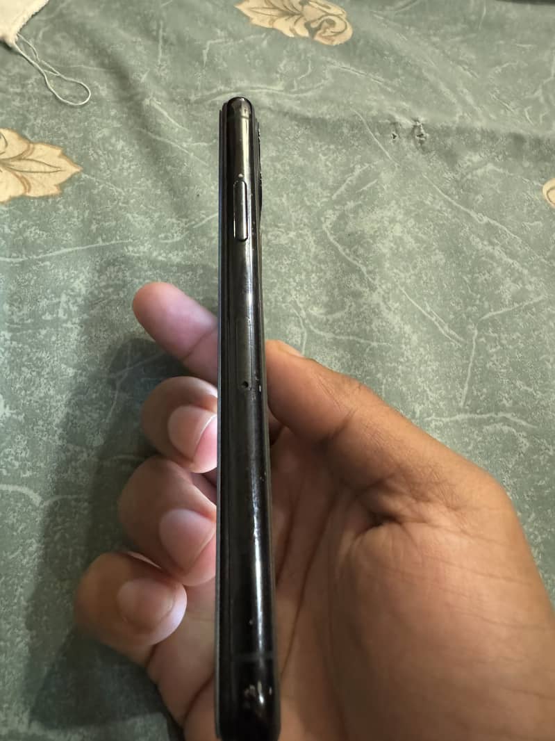 Apple iPhone 11 Pro 6