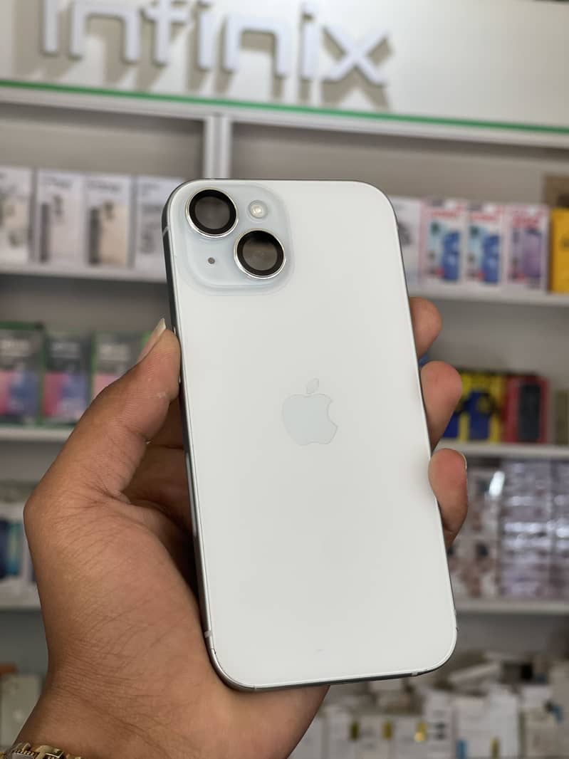 Apple iPhone 15 4