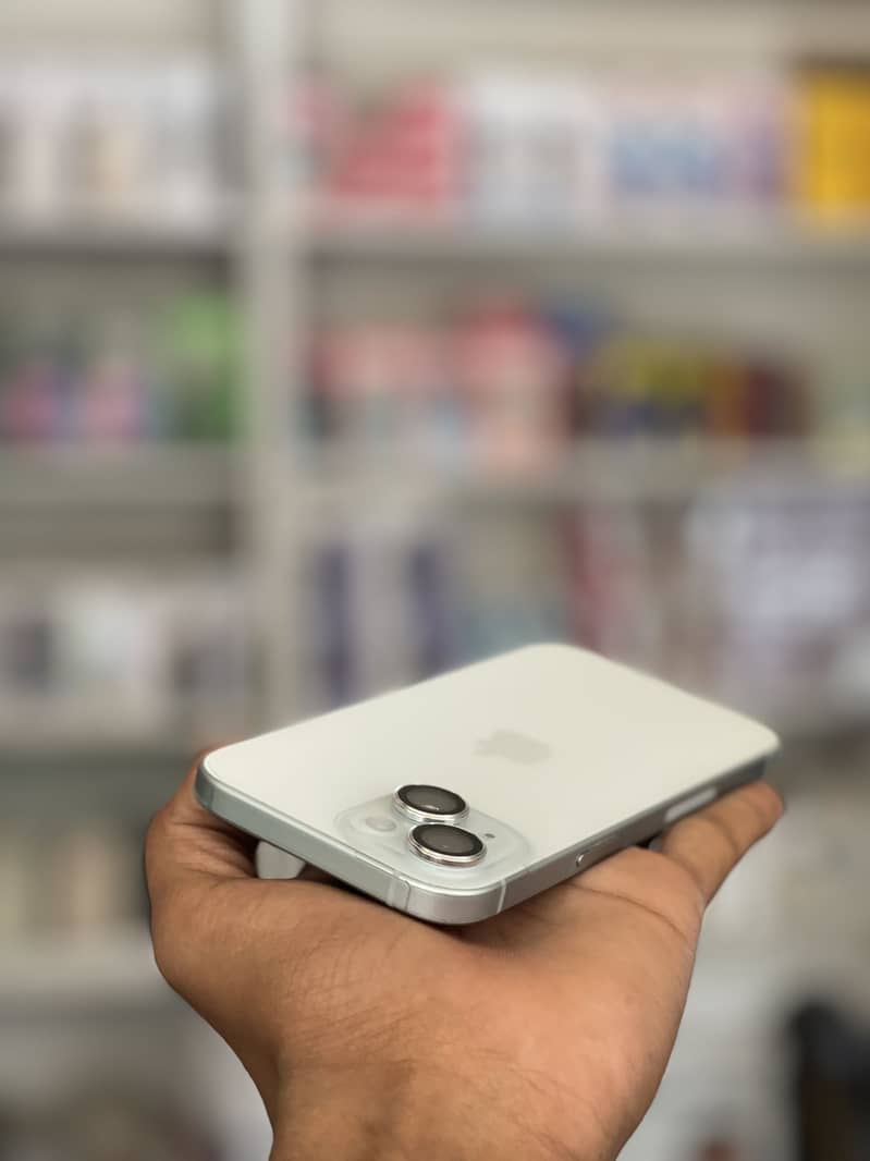 Apple iPhone 15 6
