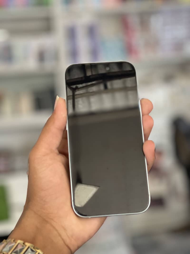 Apple iPhone 15 7